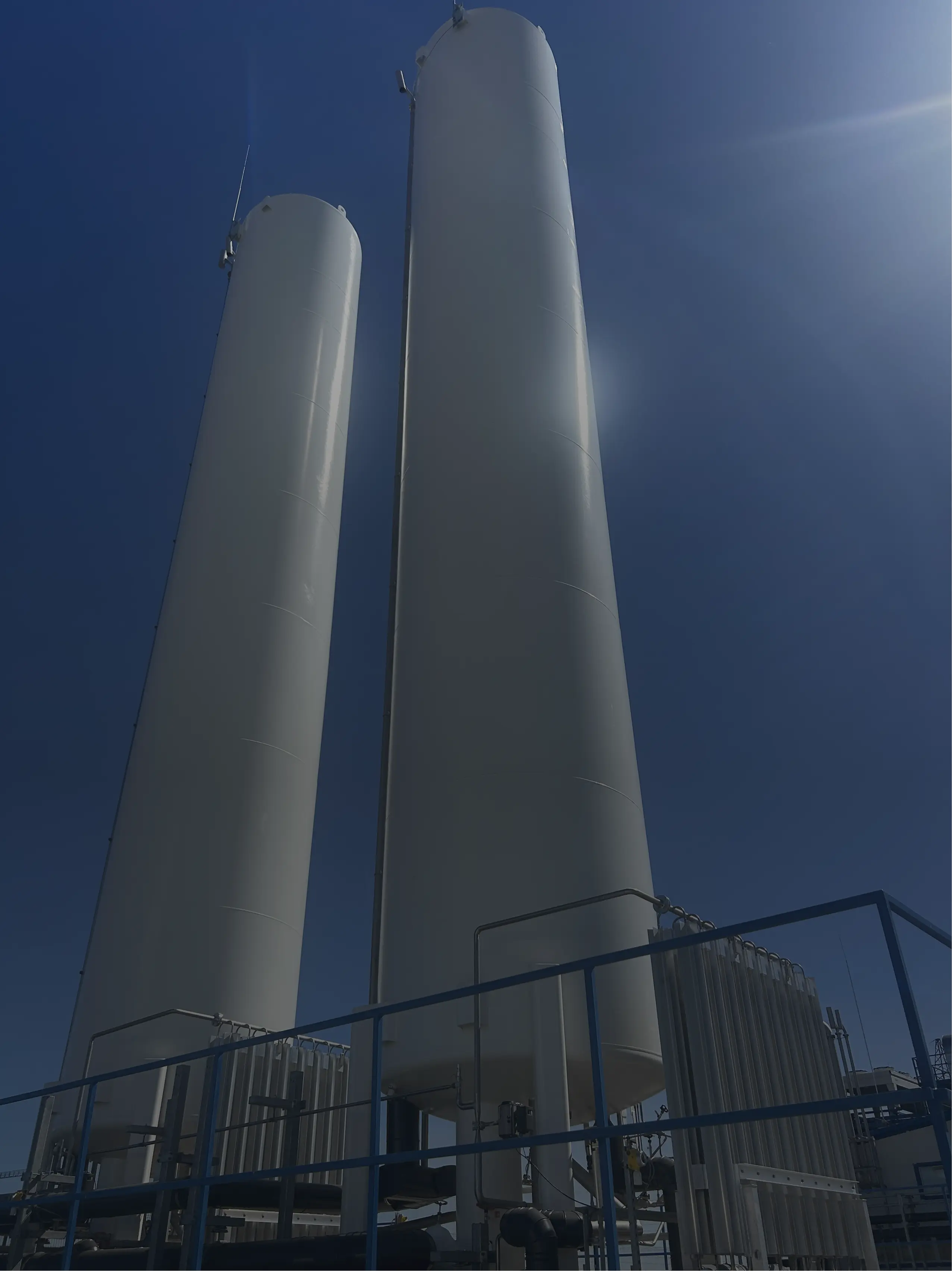 Cryogenic tank configurations