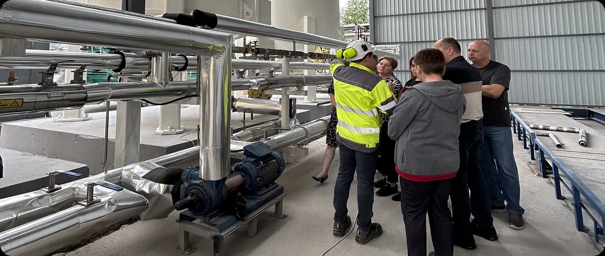 Dry ice production and logistics facility